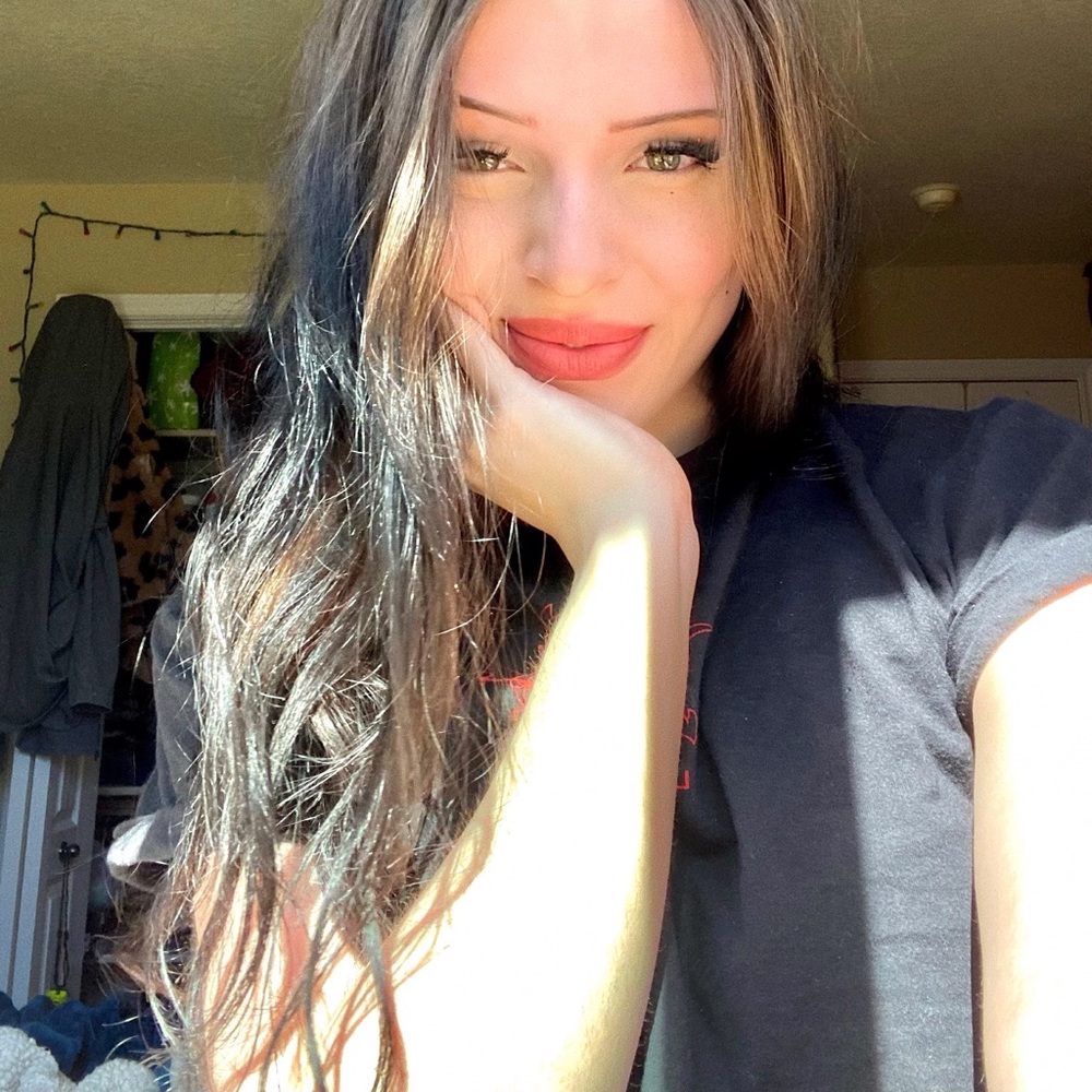 Meet your Posher, Lia